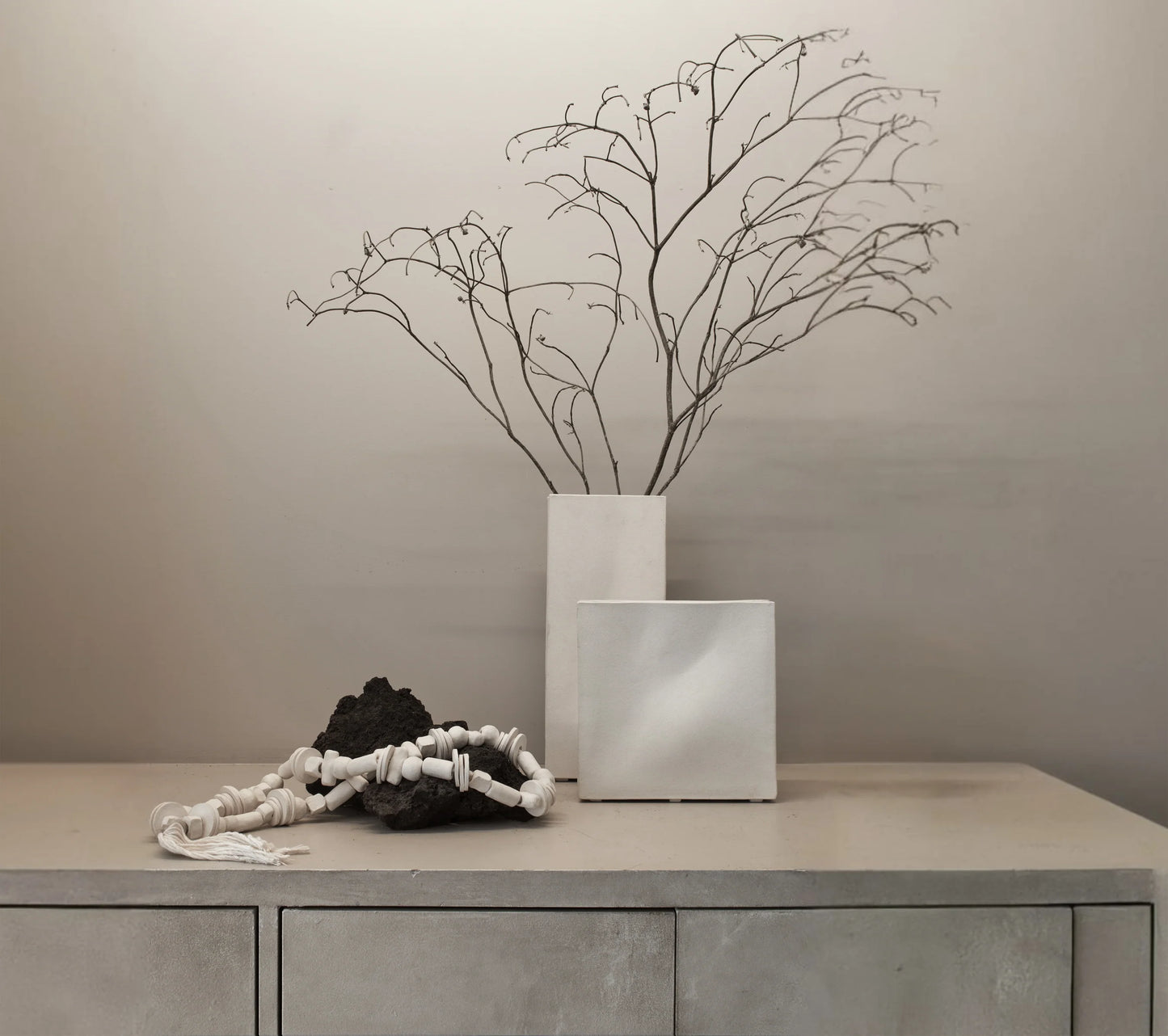 dumæ Rue Tall Vase - Raw Blanc