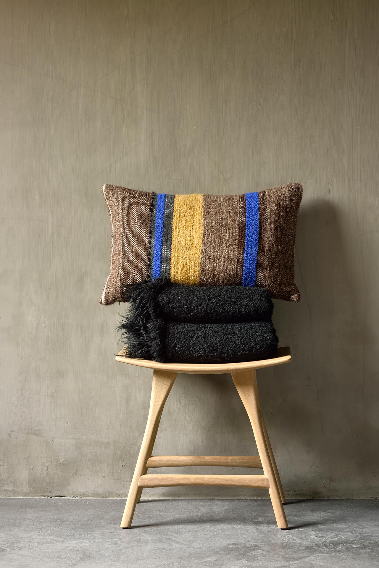 COJÍN MYSTIC BRILLANTE - 24"x16"