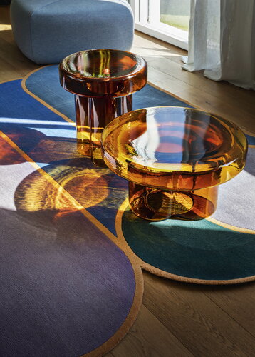 TABLE D'APPOINT EN VERRE AMBRE 15” x 17.7”H