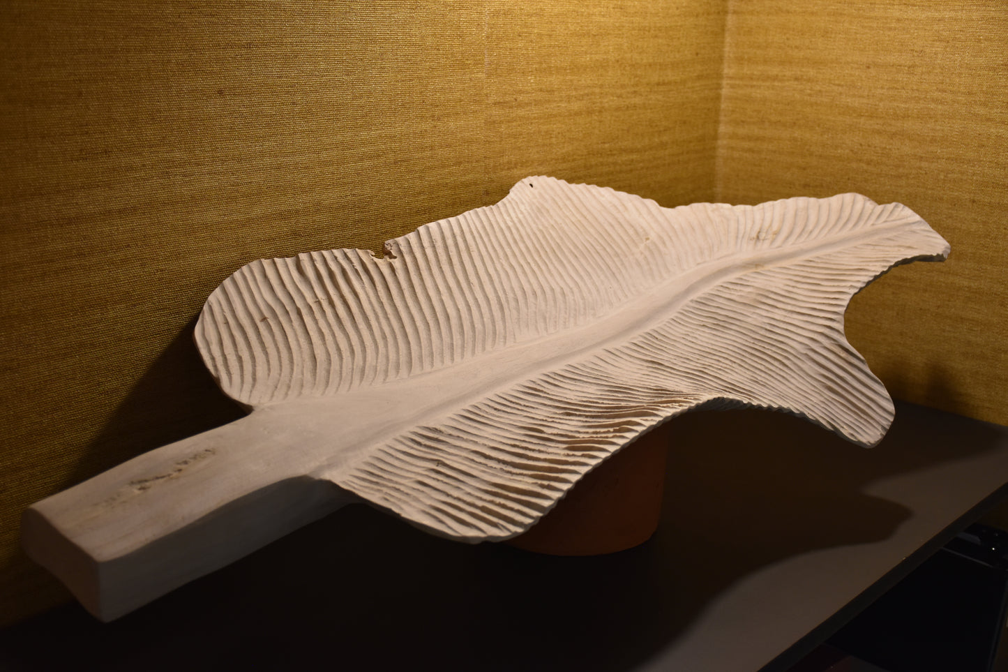 Bleached White Carved Leaf Tray