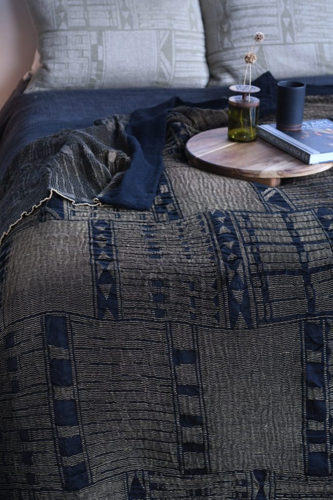 African Jacquard Metallic Bogolan Bed Throw - Black & Gold