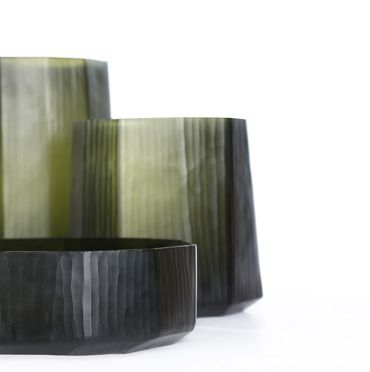 Guaxs Okka Vase Large in Black Steel Grey
