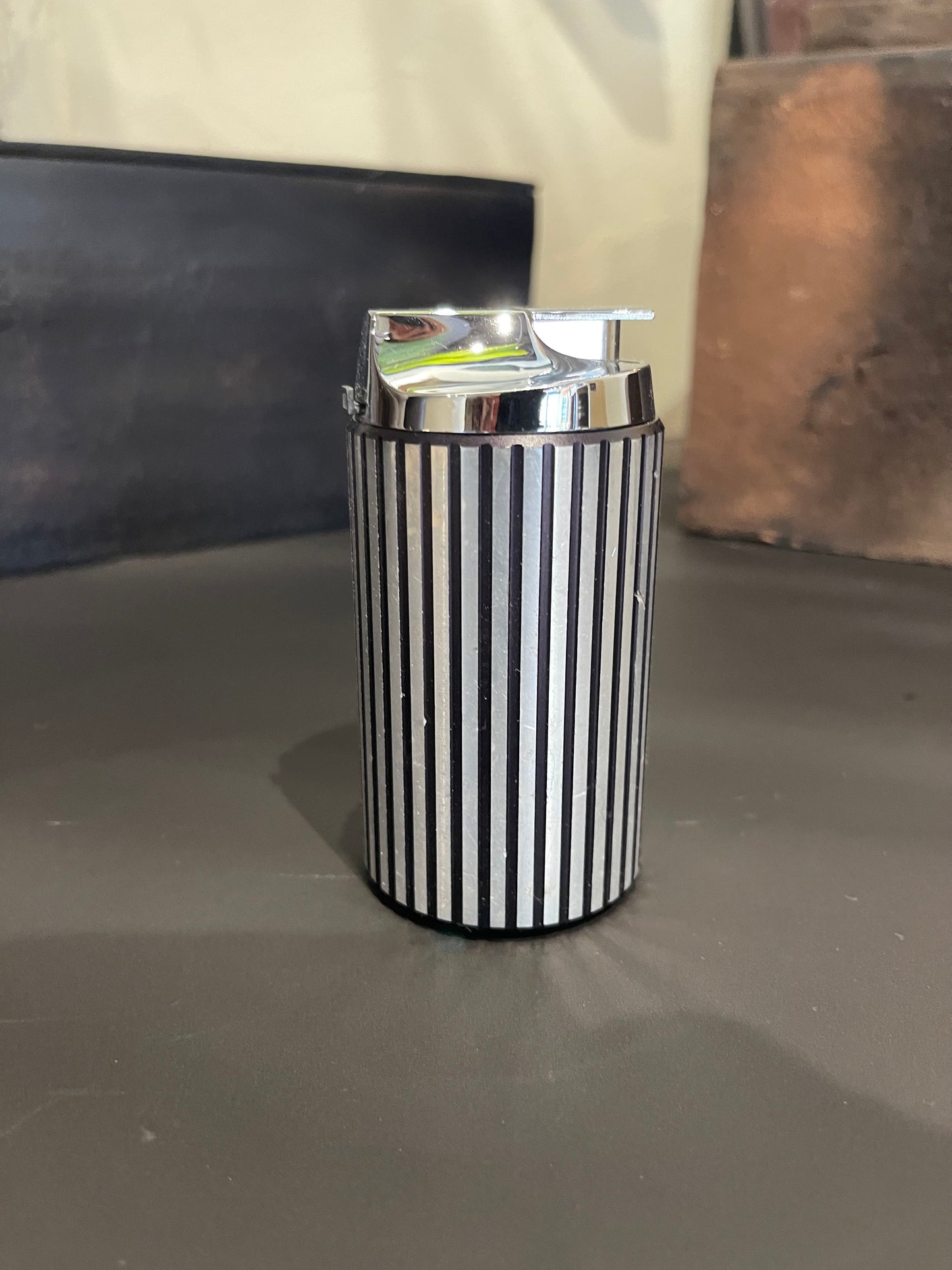 Vintage Ronson Space Age Tabel Lighter