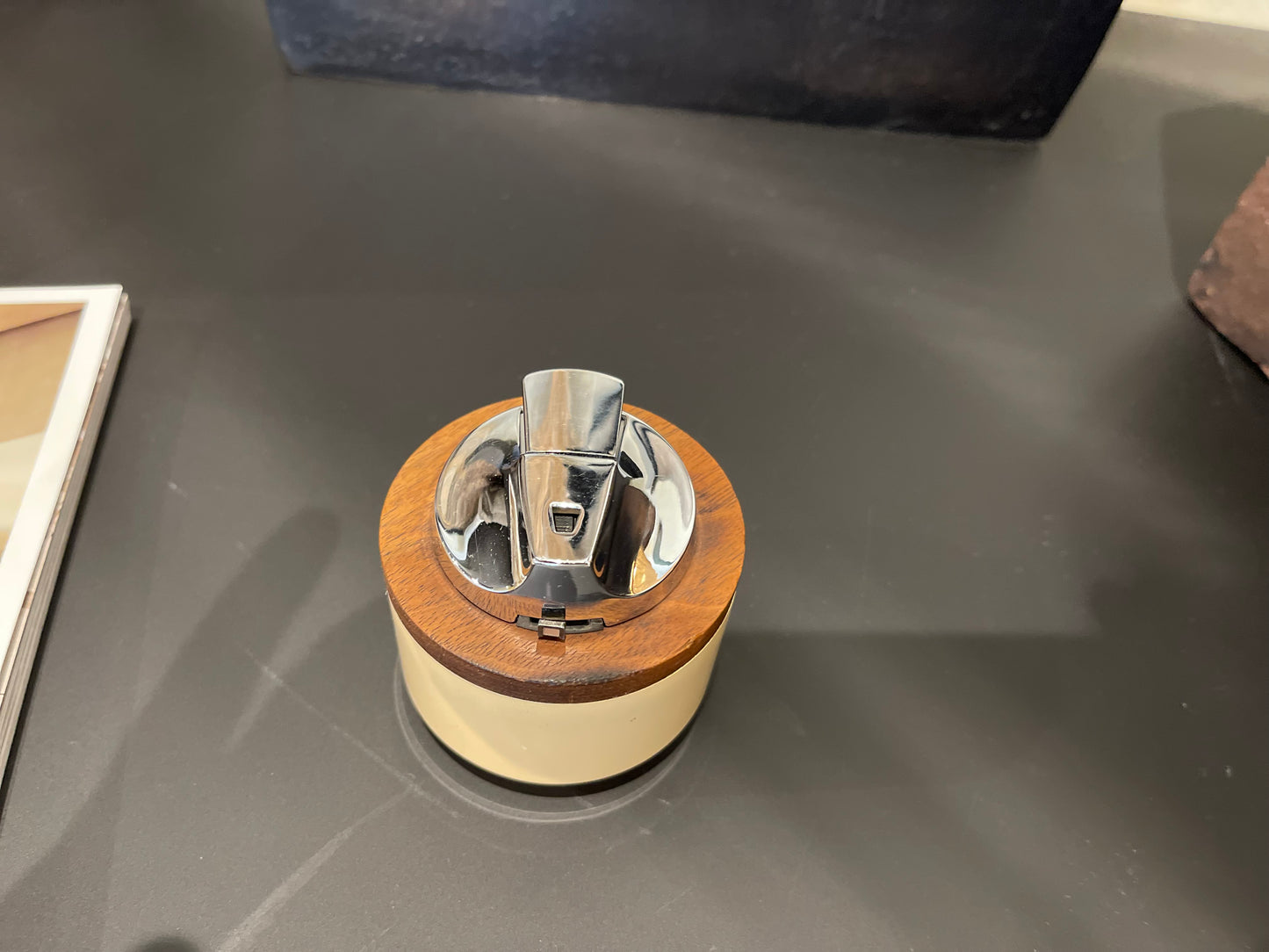 Vintage Mid-Century Ronson Varaflame "La Ronde" Butane Table Lighter