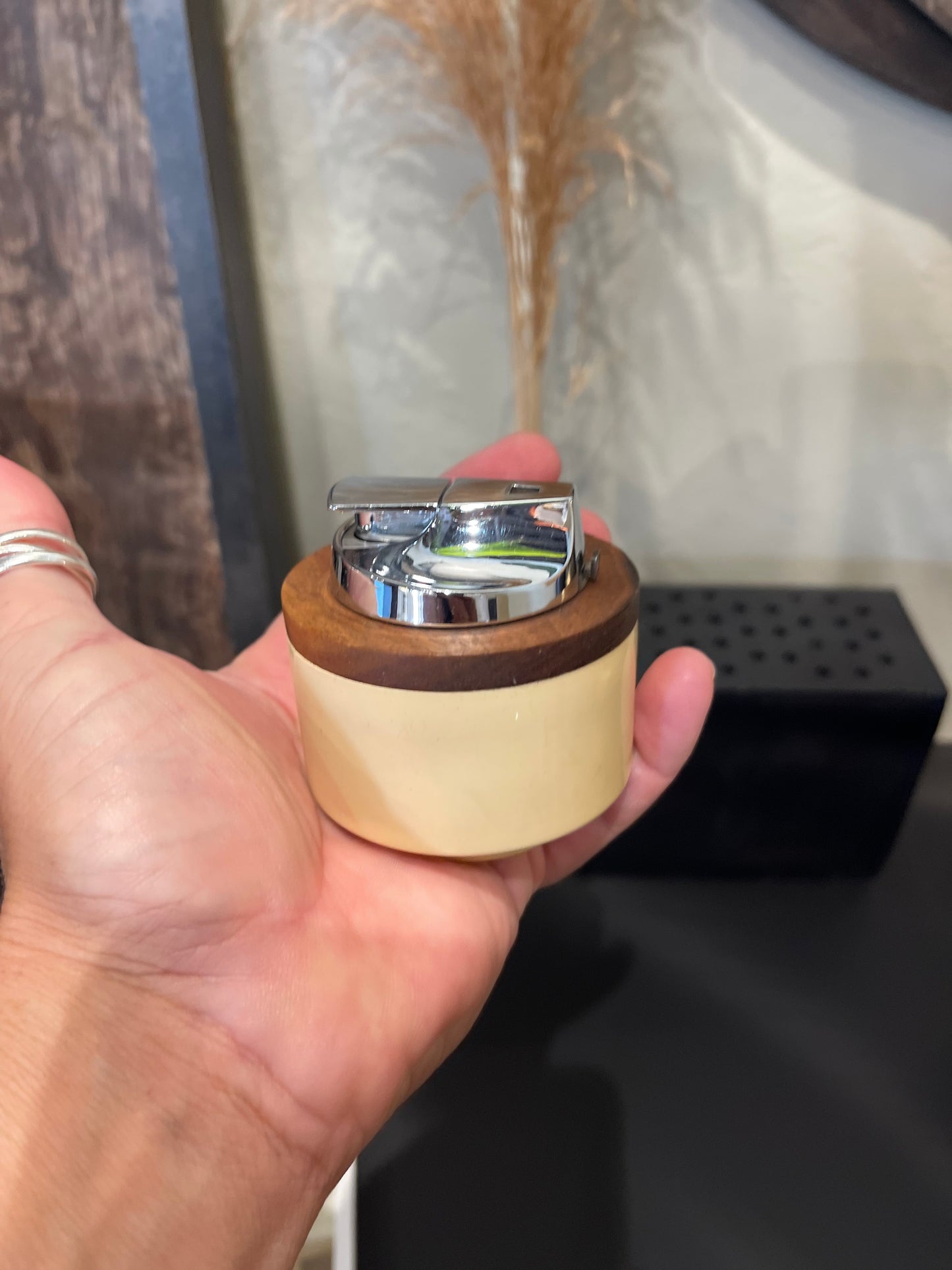 Vintage Mid-Century Ronson Varaflame "La Ronde" Butane Table Lighter