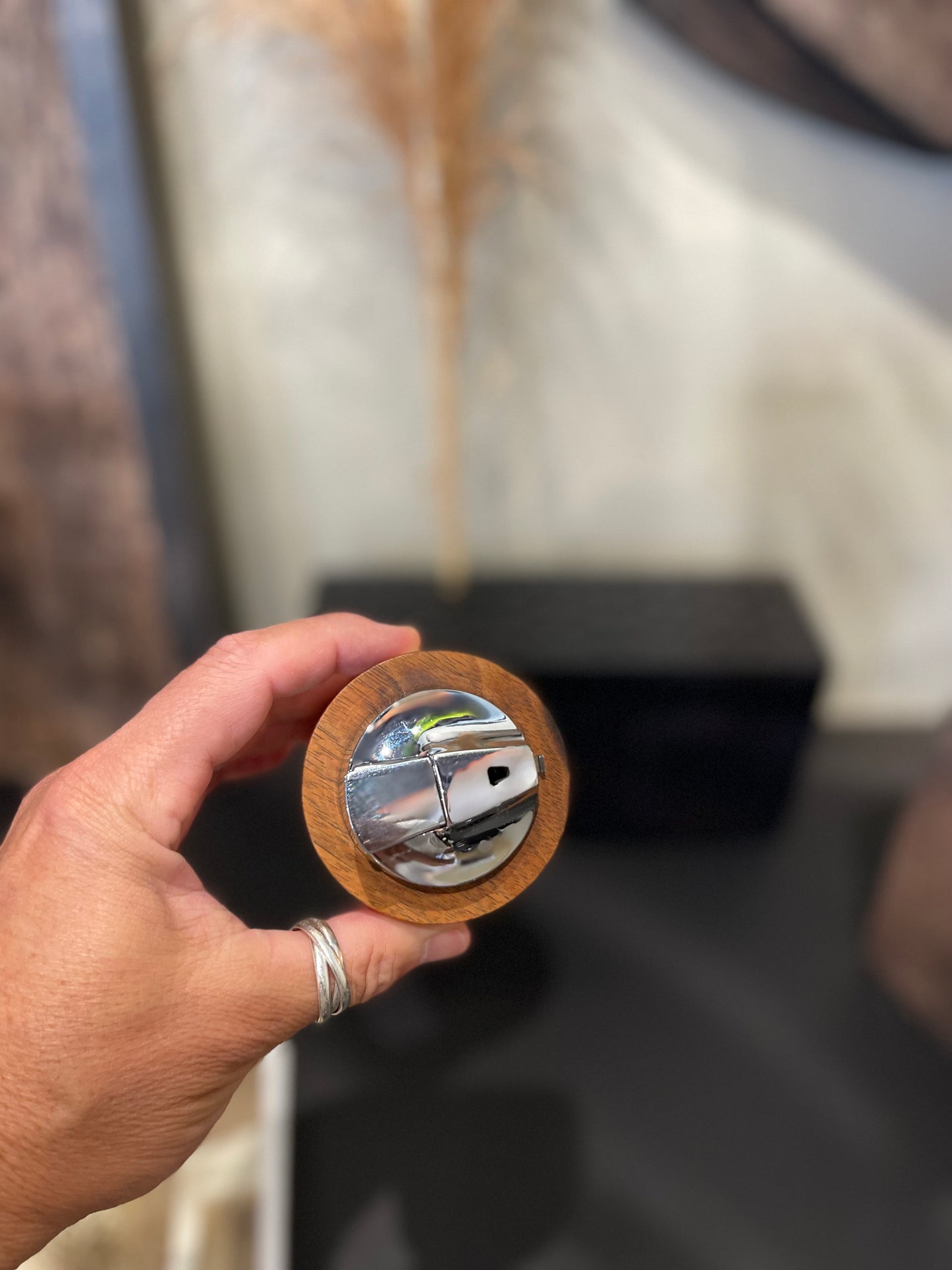 Vintage Mid-Century Ronson Varaflame "La Ronde" Butane Table Lighter