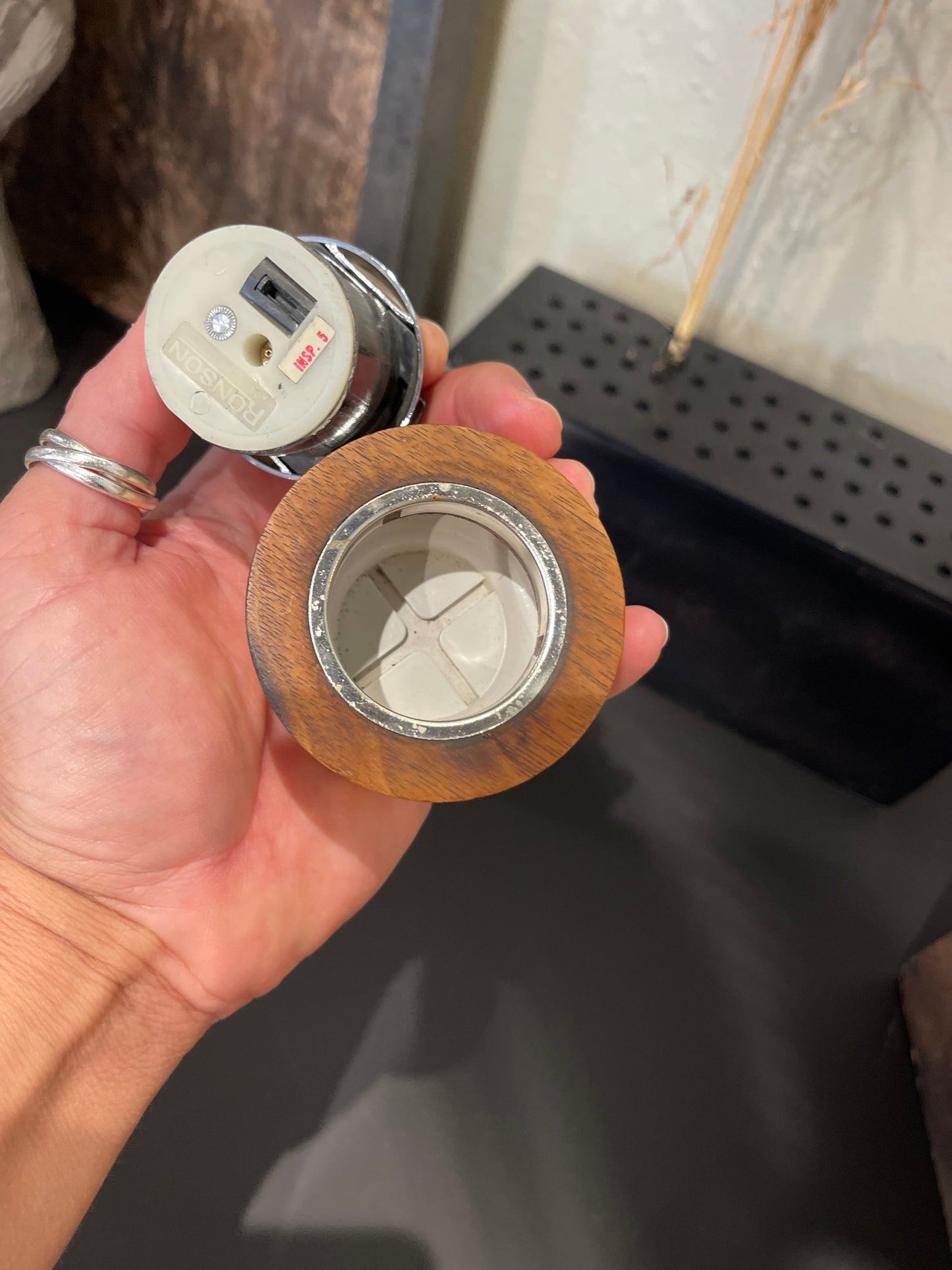 Vintage Mid-Century Ronson Varaflame "La Ronde" Butane Table Lighter